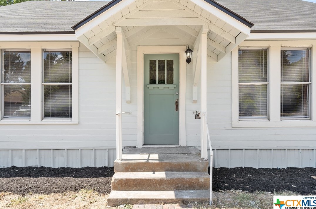 1401 W Mesquite St, Academy, TX 76554
