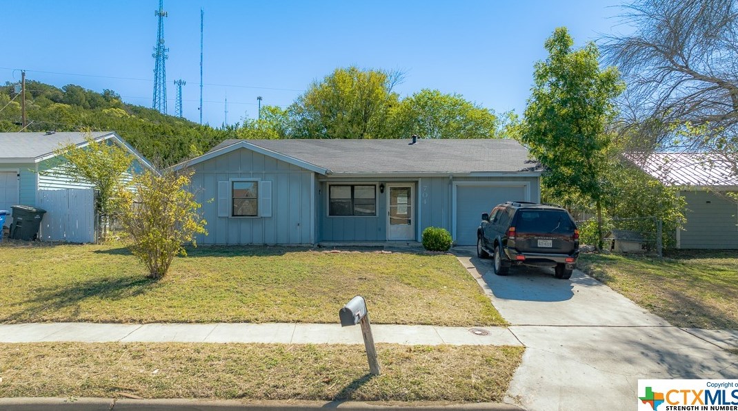 704 19th St, Copperas Cove, TX 76522-1201