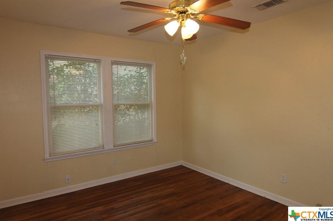 1063 Liberty Ave, New Braunfels TX  78130-4971 exterior