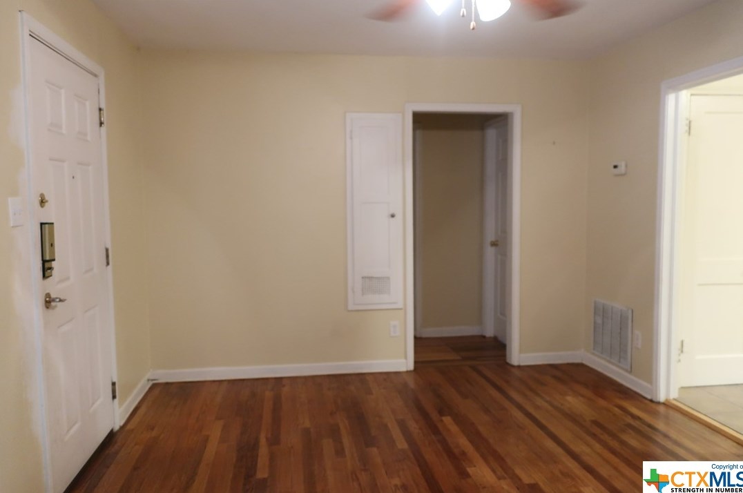 1063 N Liberty Ave, New Braunfels, TX 78130