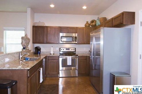 1250 Bluff Creek Cir, New Braunfels TX  78130-4059 exterior