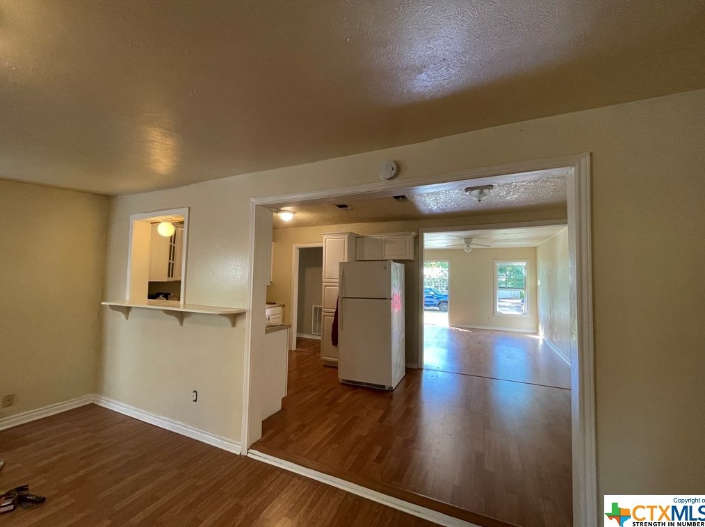 1908 E Polk Ave, Victoria, TX 77901