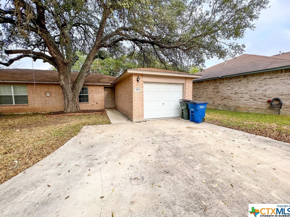 1053 Misty Acres Dr, New Braunfels, TX 78130-3712
