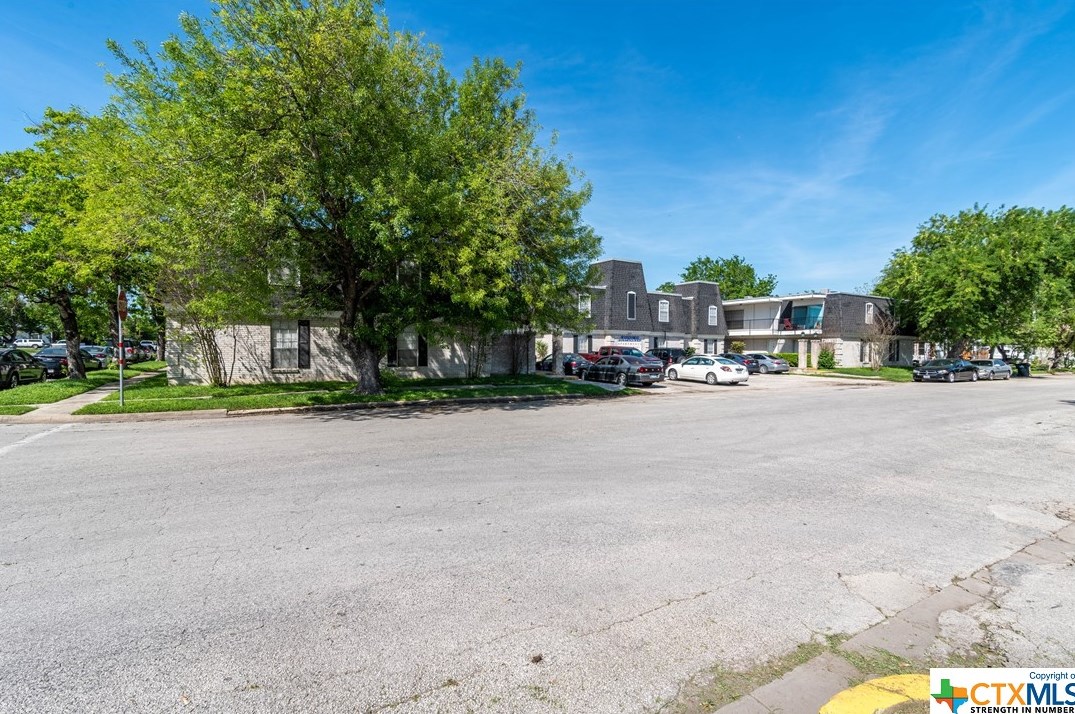 203 E Bowie St, Stairtown, TX 78648