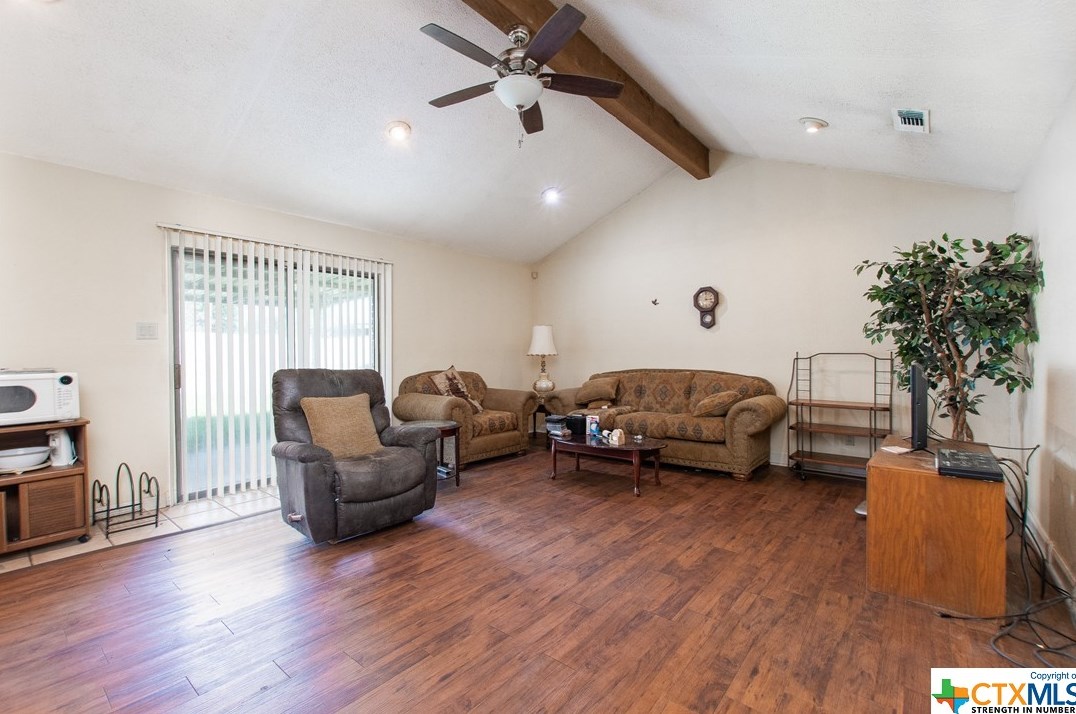 704 17th St, Maysfield, TX 76520-1904
