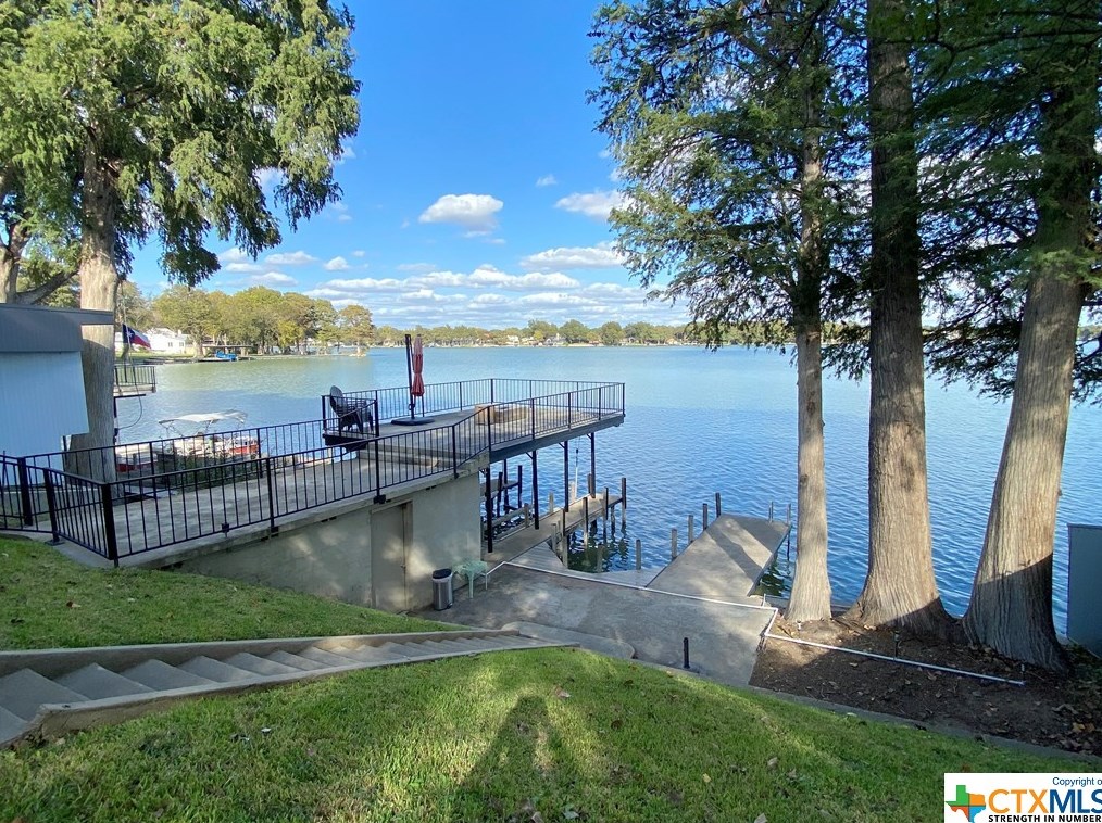 523 Ski Lodge, Mc Queeney, TX 78123
