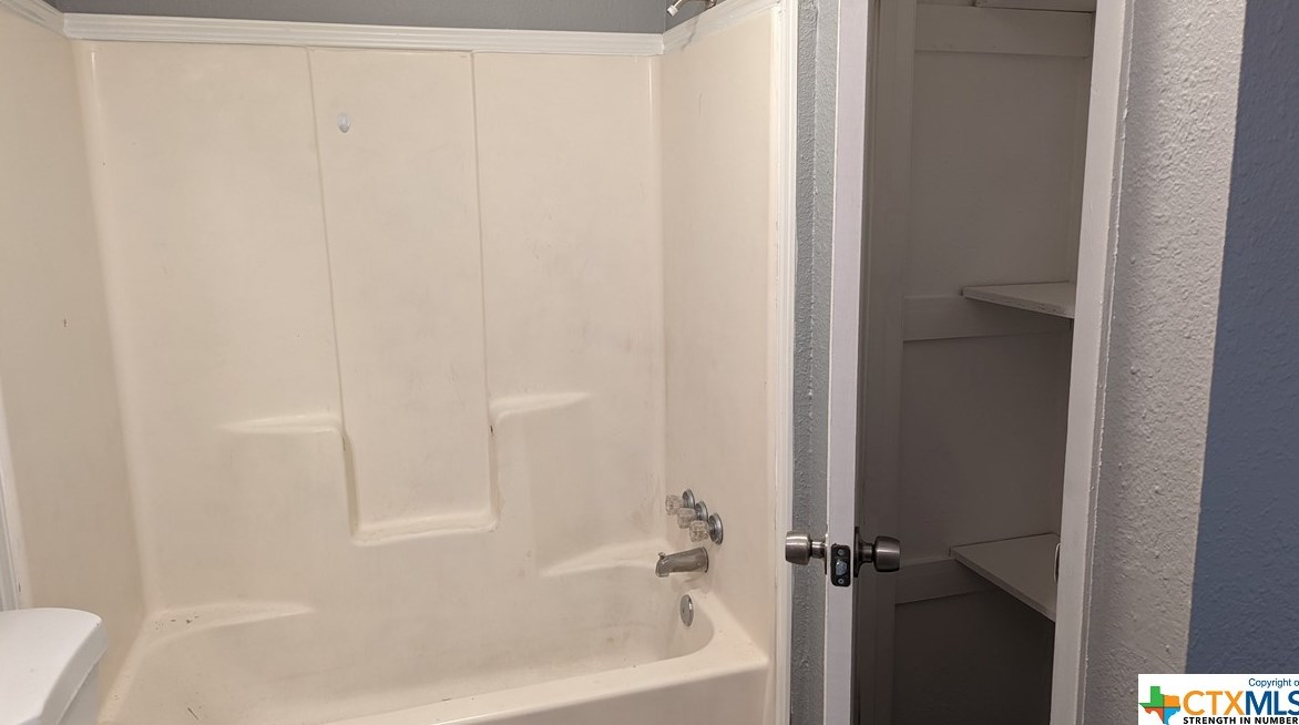 200 Uhland Rd, San Marcos TX  78666 exterior