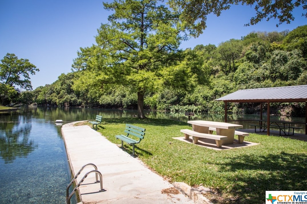 122 Dallas St, New Braunfels TX  78130-5311 exterior