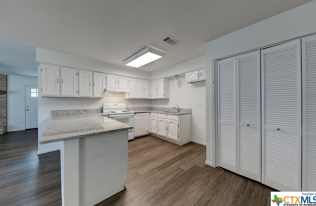 122 Dallas St, New Braunfels TX  78130-5311 exterior