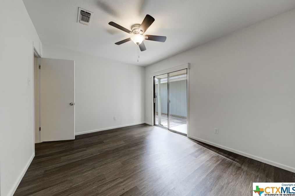 122 Dallas St, New Braunfels TX  78130-5311 exterior