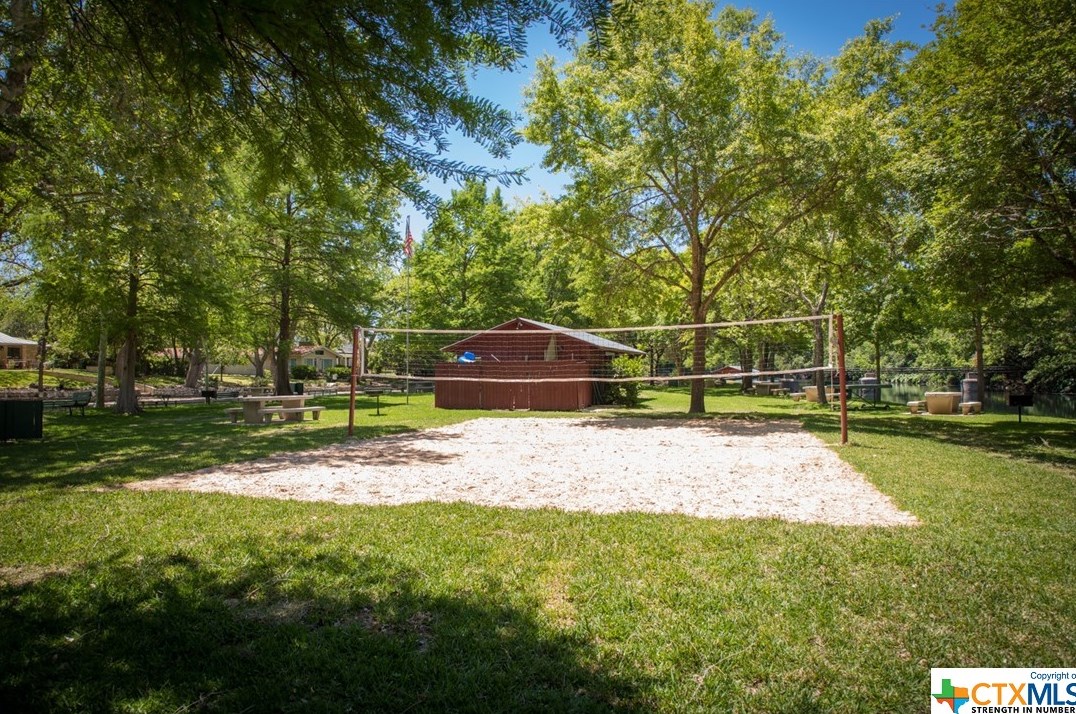 122 Dallas St, New Braunfels TX  78130-5311 exterior