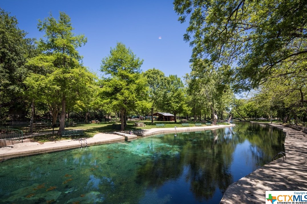 122 Dallas St, New Braunfels TX  78130-5311 exterior