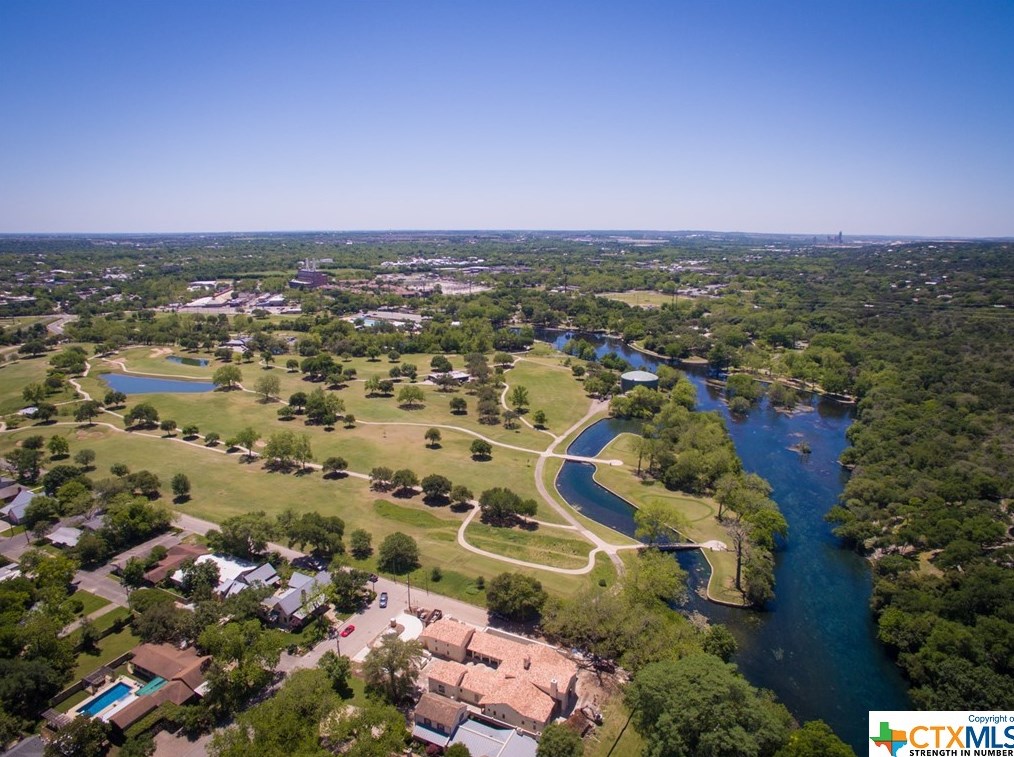 122 Dallas St, New Braunfels TX  78130-5311 exterior