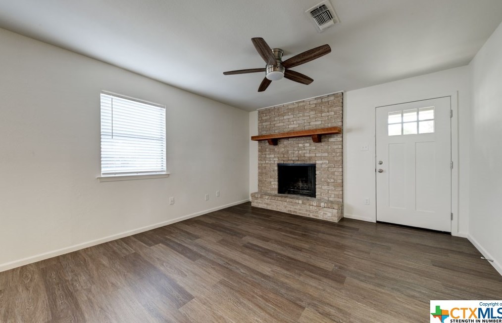 122 Dallas St, New Braunfels TX  78130-5371 exterior