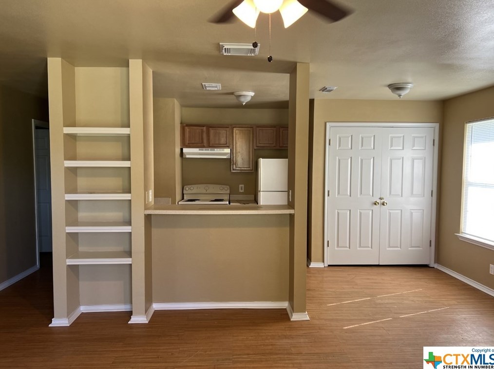 302 Daisy Ave, Stairtown, TX 78648