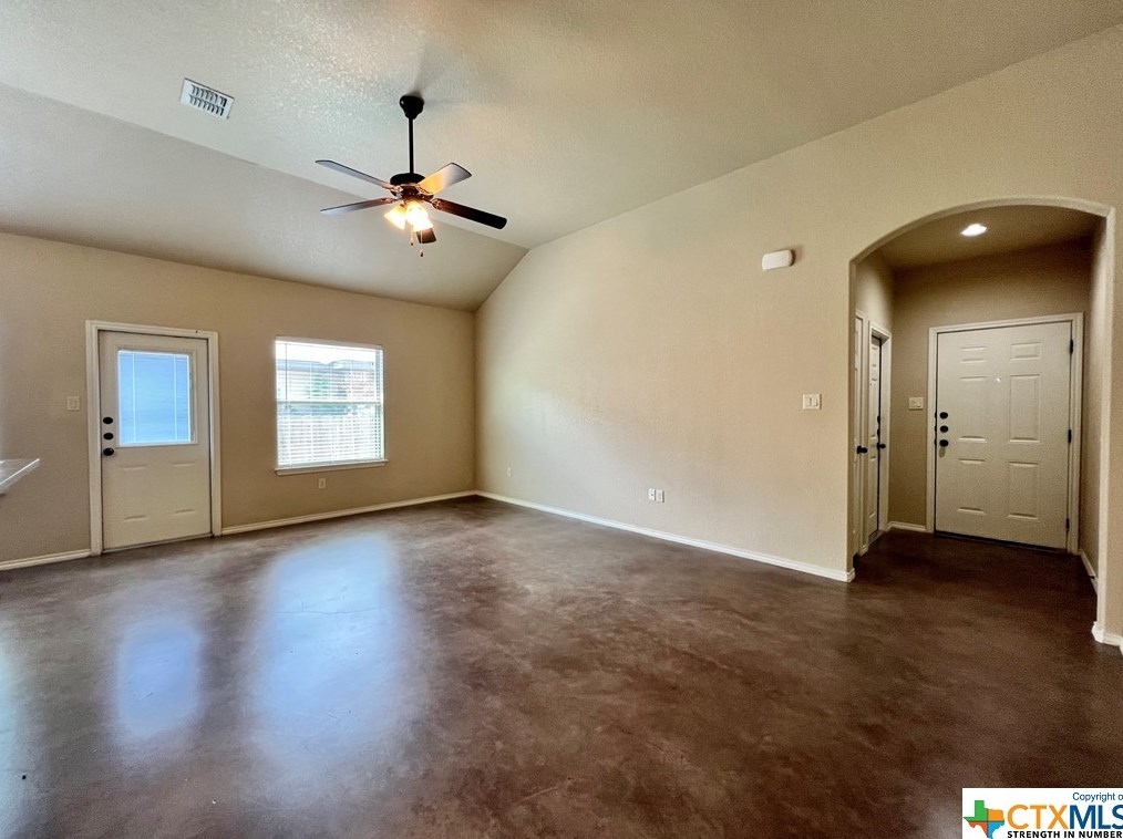 752 Saengerhalle Rd, New Braunfels, TX 78130