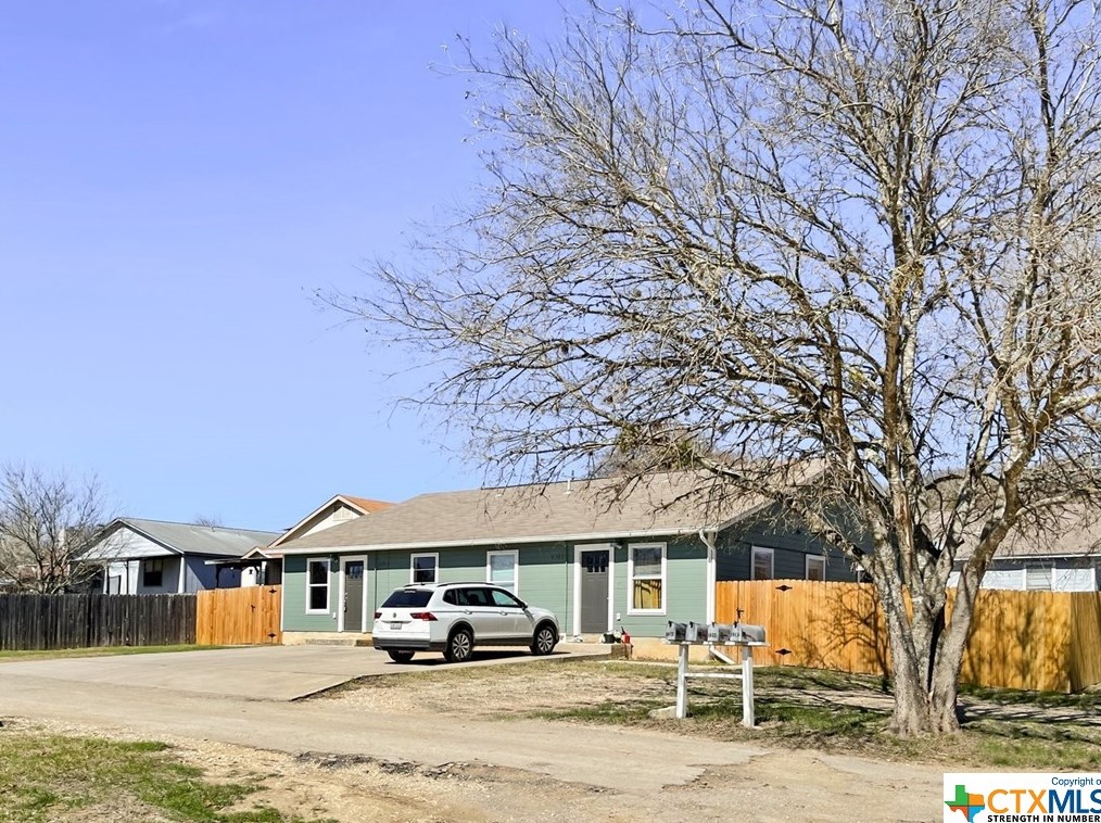 1202 Hillyer St, San Marcos, TX 78666