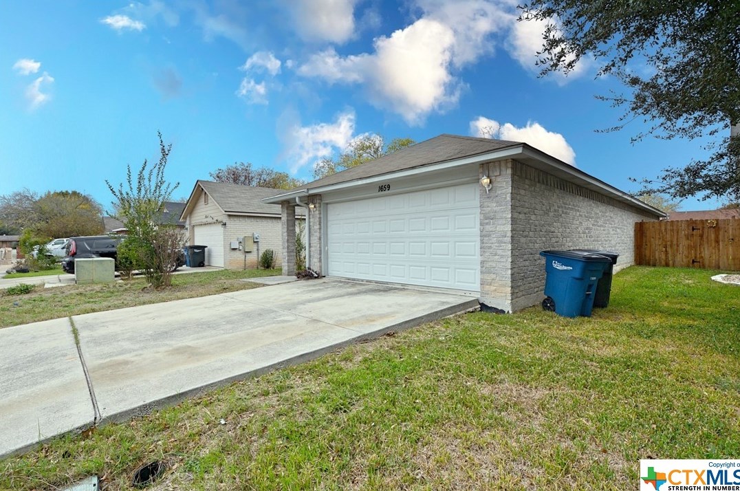 1659 Honeysuckle Ln, New Braunfels, TX 78130