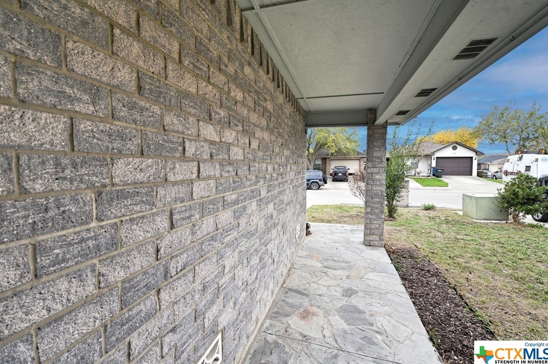 1659 Honeysuckle Ln, New Braunfels TX  78130-4890 exterior