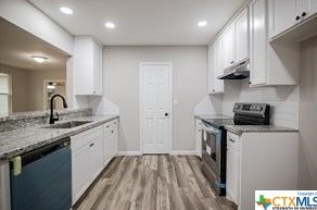 712 Fulton St, Edna, TX 77957