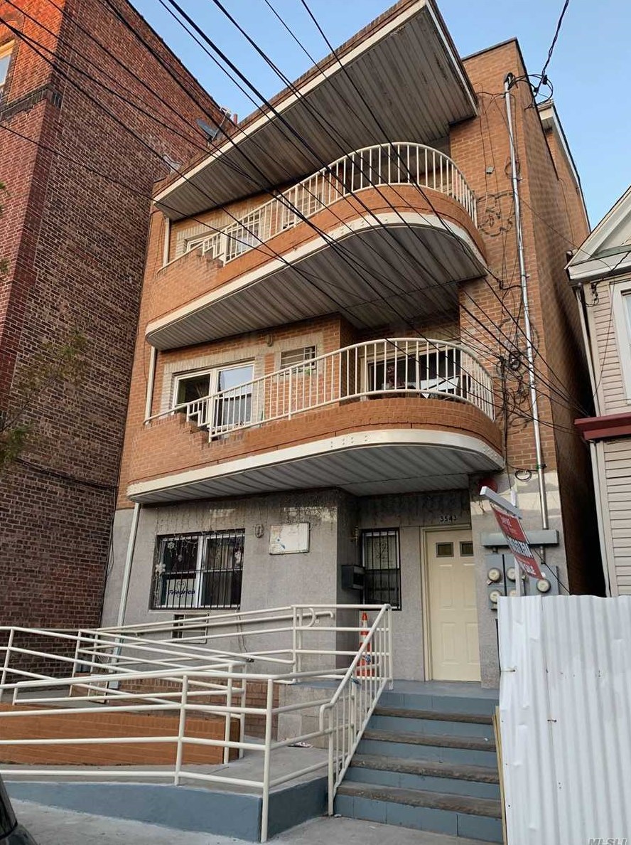 35-43 97th St, Flushing, NY 11368-1215