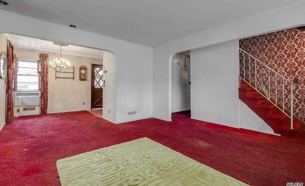 23-45 129th St, Flushing, NY 11356-1310