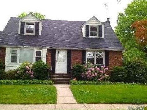 429 Fenimore Ave, Hempstead, NY 11553-1814