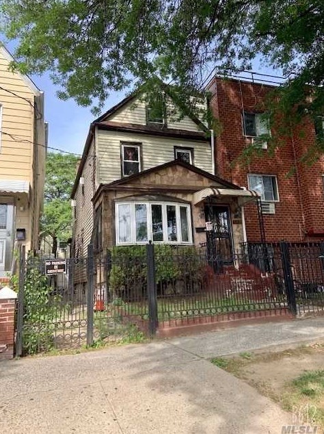 53-18 Junction Blvd, Flushing, NY 11373-2453