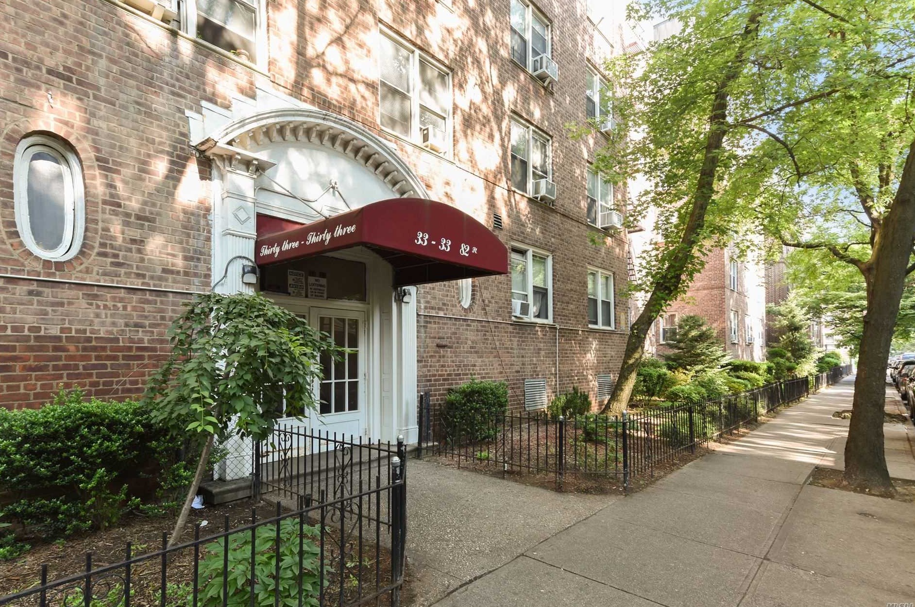 33-33 82nd St, Flushing, NY 11372-1626