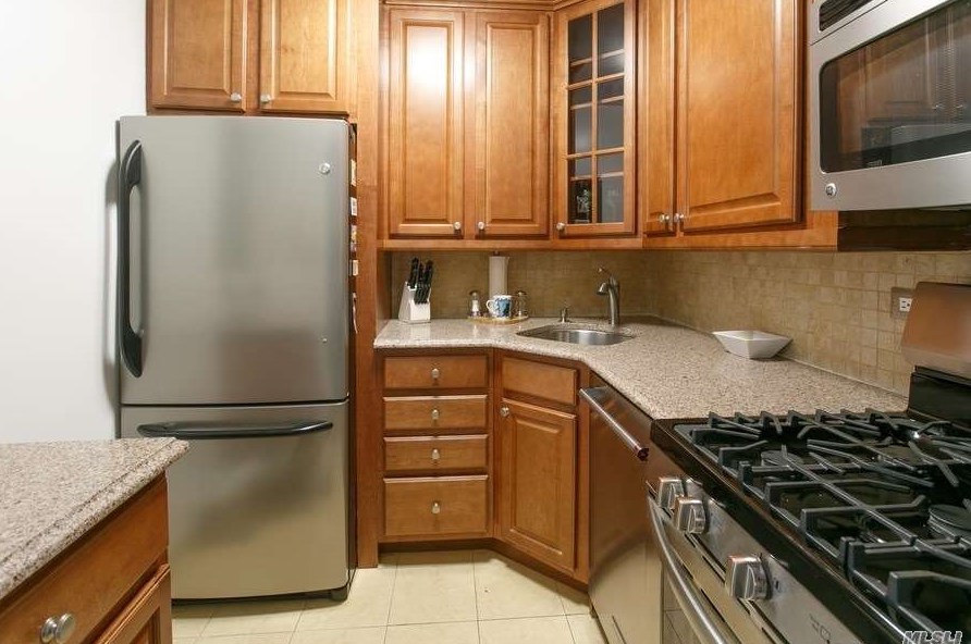 110-11 Queens Blvd, Flushing NY exterior