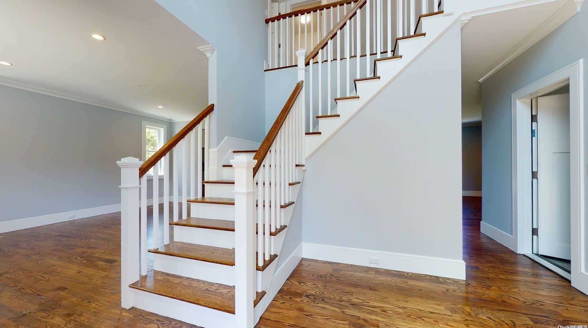 494 Montauk Hwy, East Quogue, NY 11942