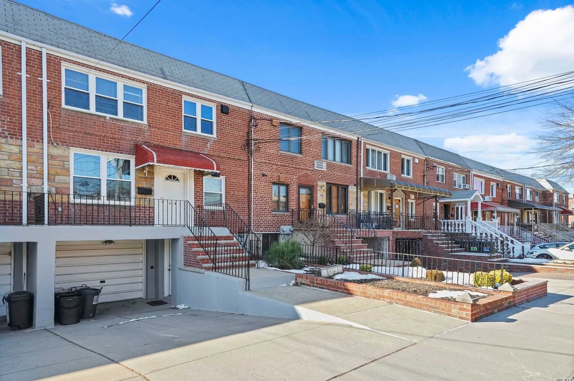 61-28 70th St, Flushing NY  11370-1041 exterior