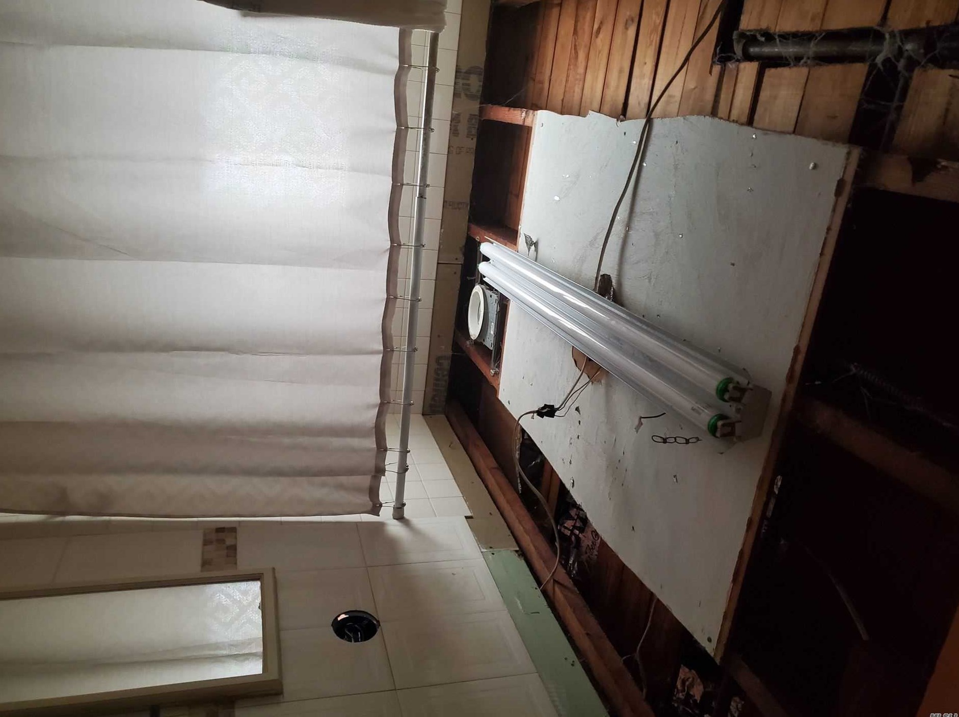 32 Bernard St, North Merrick NY 11566-4508 exterior