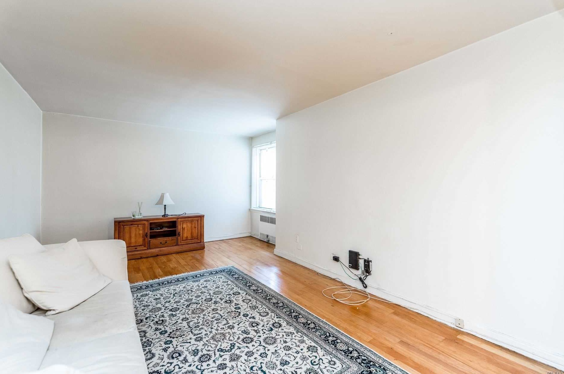 39-55 51st St, Flushing, NY