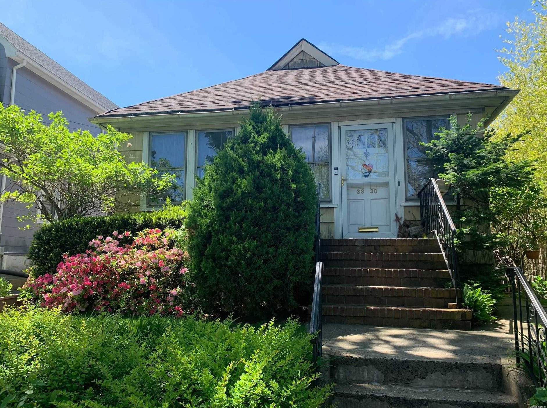 33-30 156th St, Flushing, NY 11354-2754