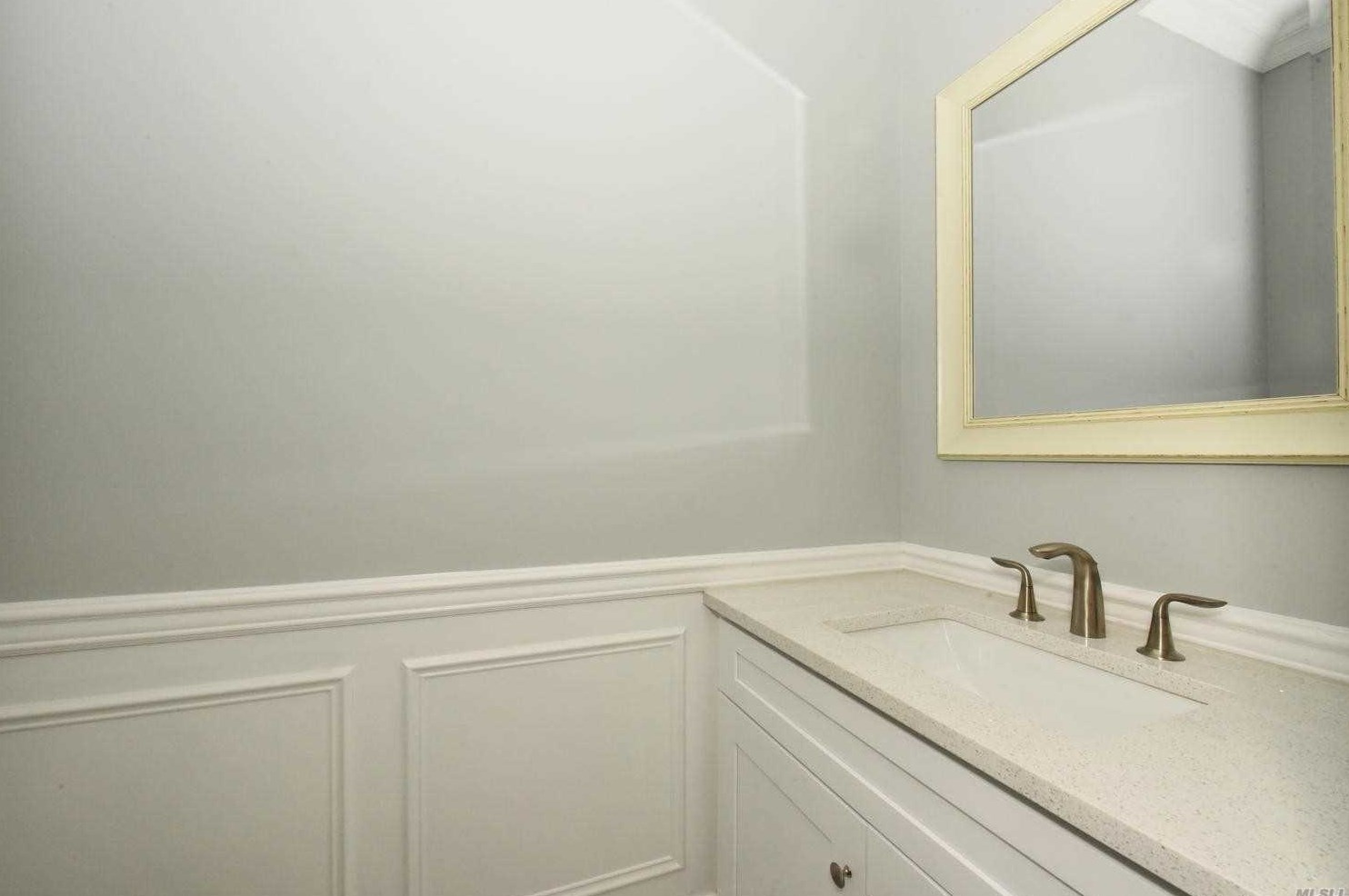 1786 Gormley Ave, North Merrick NY 11566-3064 exterior