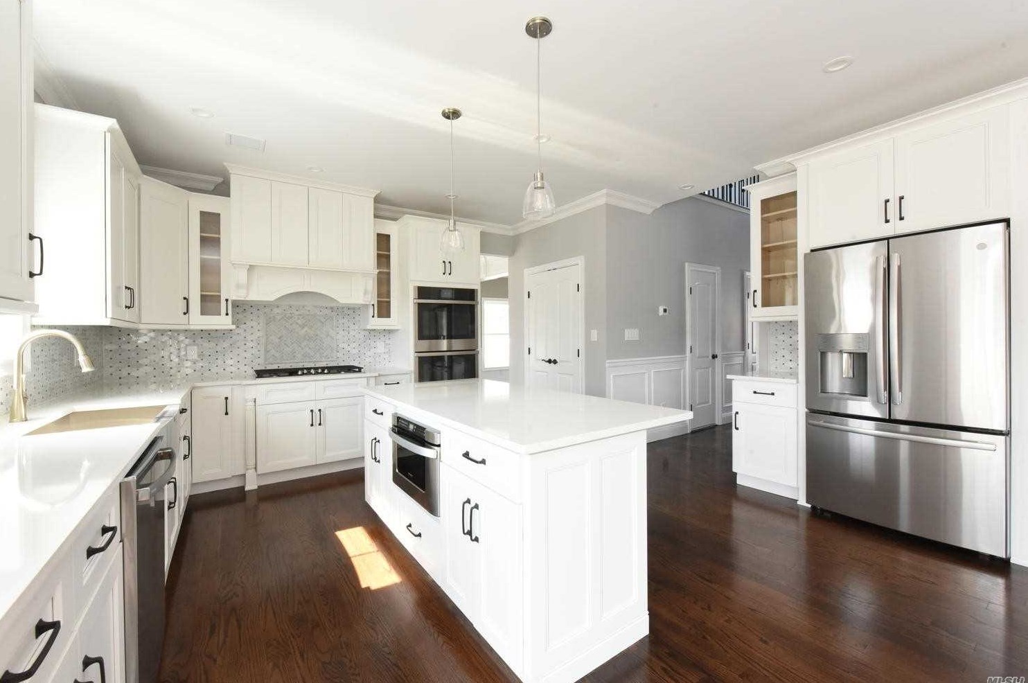 1786 Gormley Ave, North Merrick NY 11566-3064 exterior