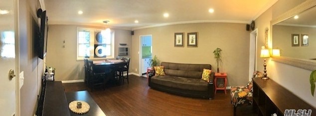 25235 60th Ave, Flushing NY 11378-2909 exterior