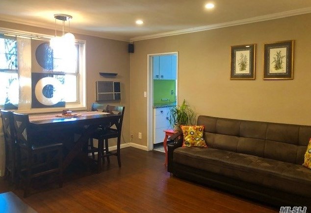 25235 60th Ave, Flushing, NY 11362-2423