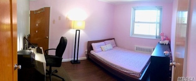 25235 60th Ave, Flushing NY 11378-2909 exterior