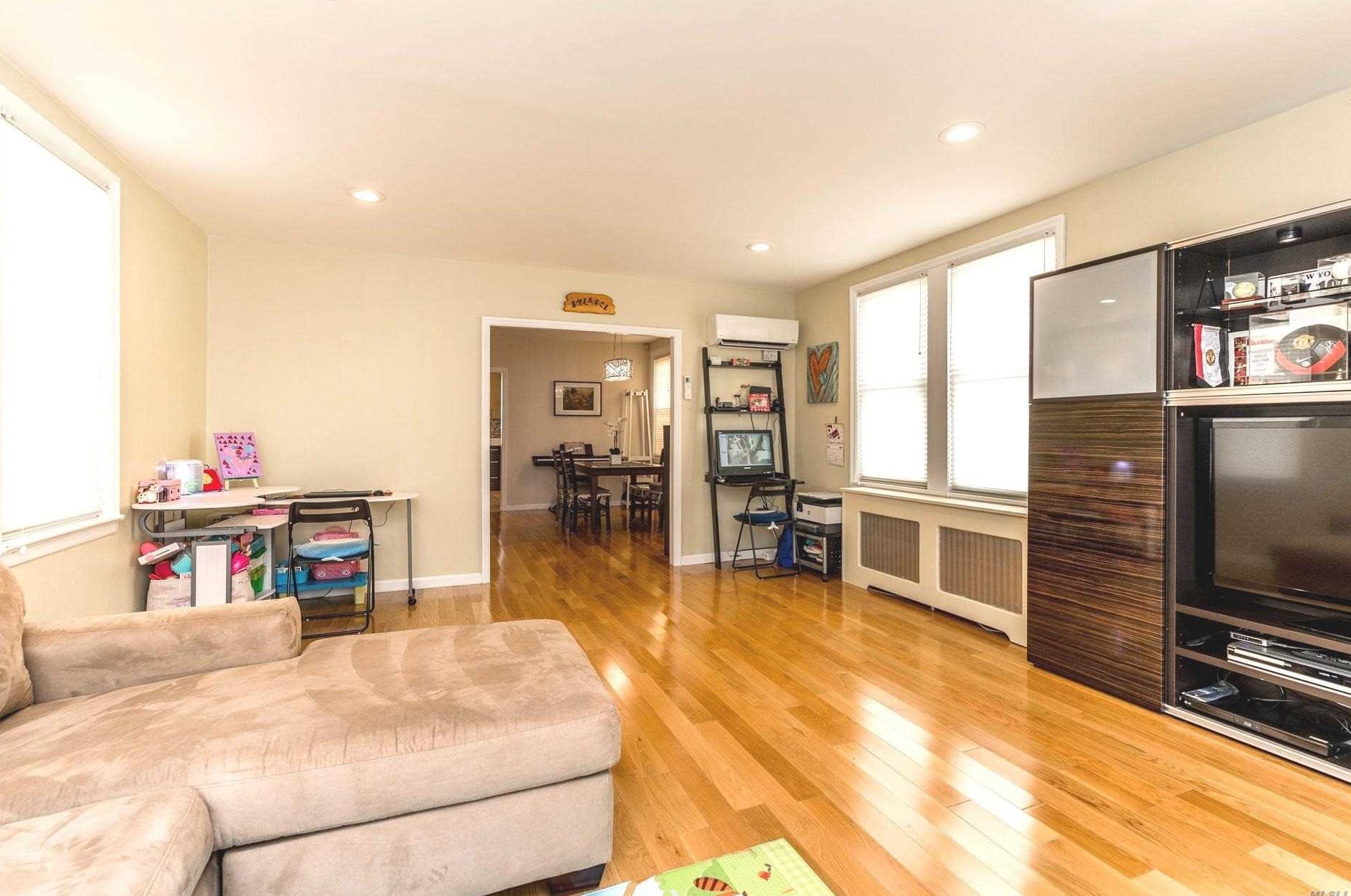 36-26 201st St, Flushing, NY 11361-1015