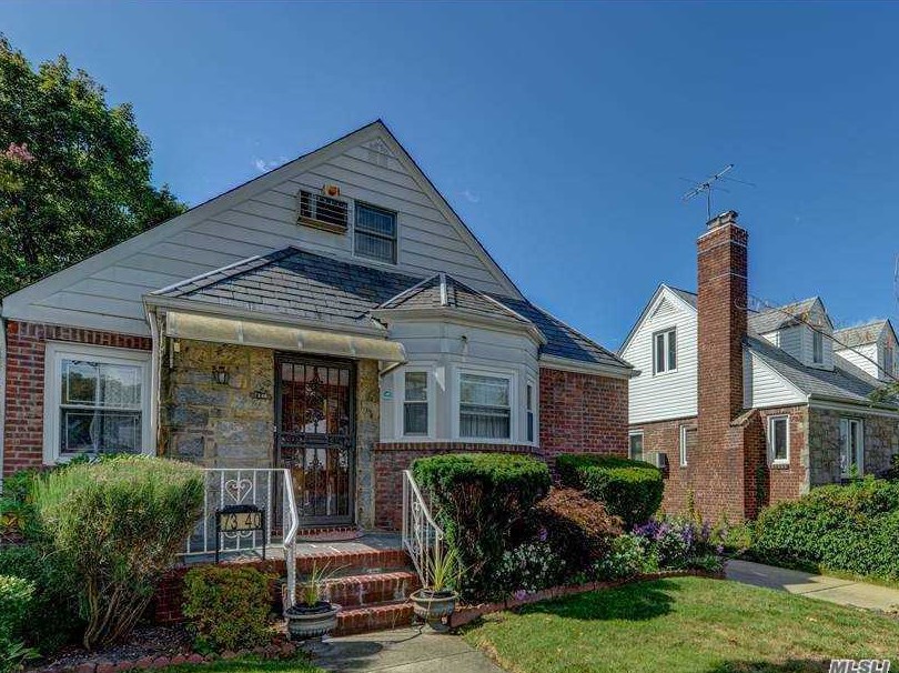 73-40 185th St, Flushing, NY 11366-1608