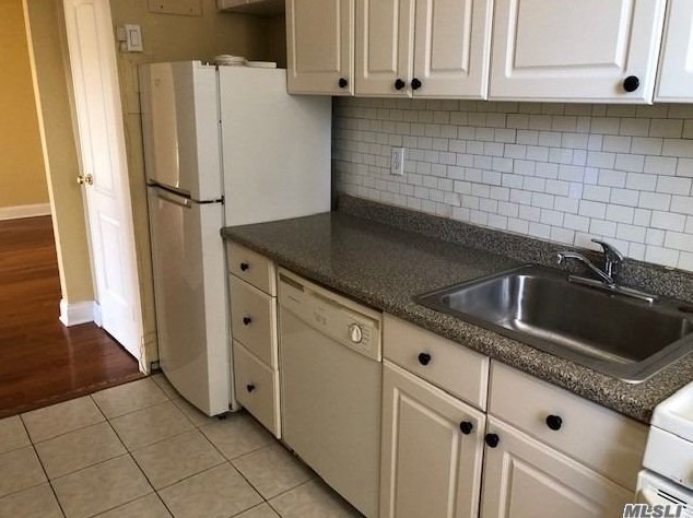 36 Cathedral Ave, Hempstead, NY 11550-2028