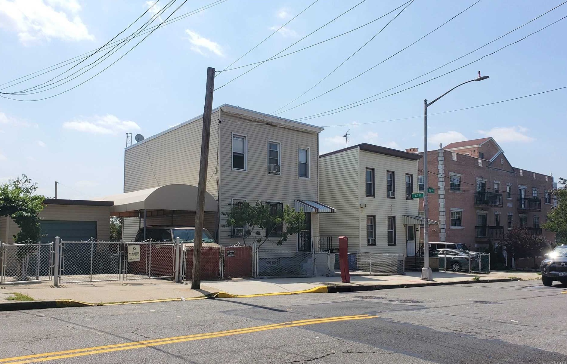 70-64 45th Ave, Flushing, NY 11377-5107