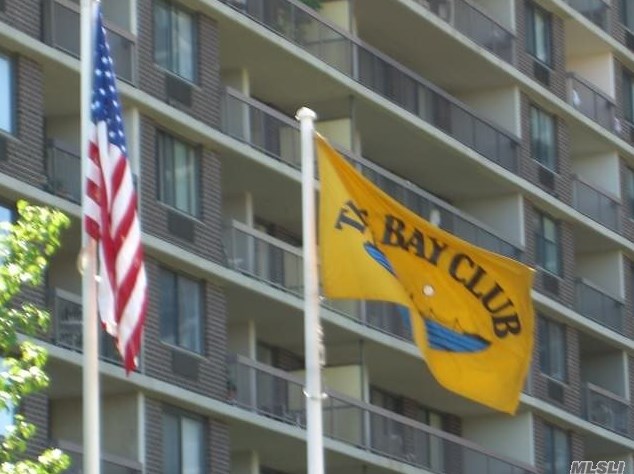 2 Bay Club Dr, Flushing NY  11360-2957 exterior