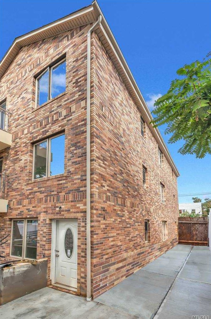 60-18 56th Ave, Flushing, NY 11378-2325