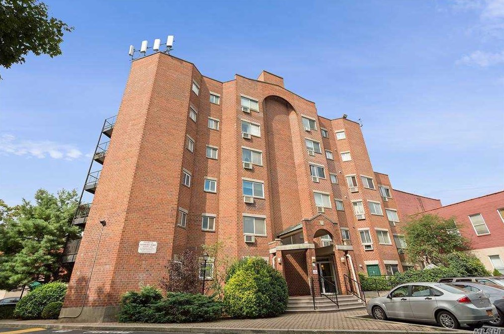 61-20 71st Ave, Flushing NY  exterior