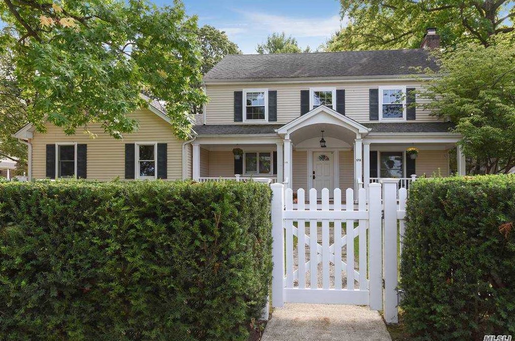 170 Sidney St, Muttontown, NY 11771