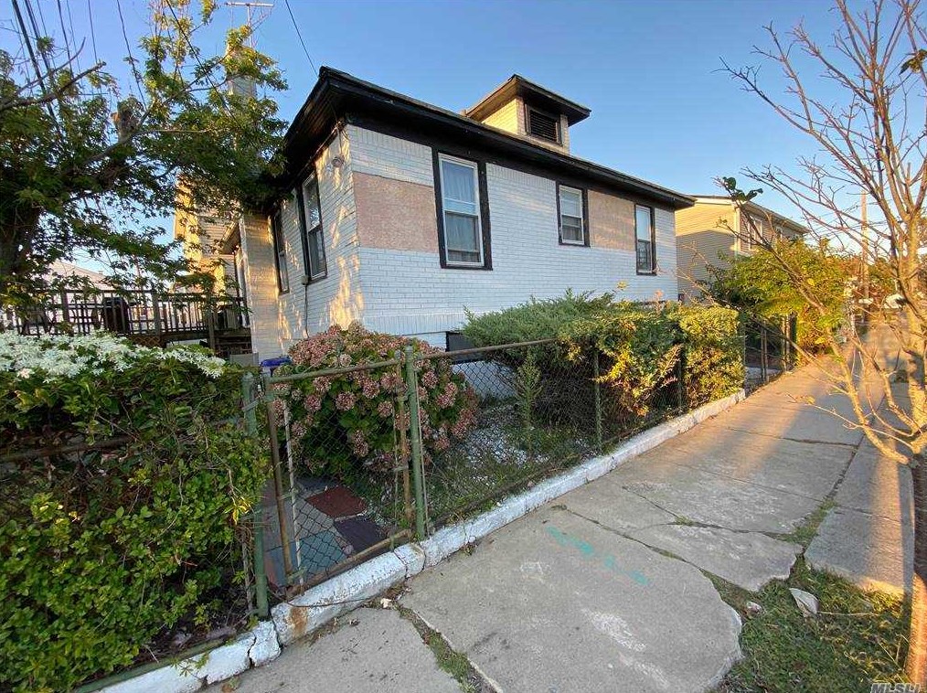 723 Olive St, East Atlantic Beach, NY 11561-2813