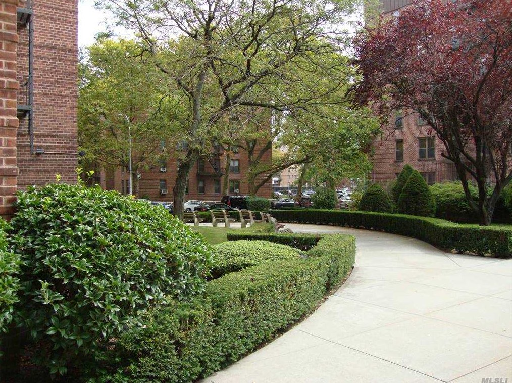 2170 Brigham St, Brooklyn NY  11229-5605 exterior